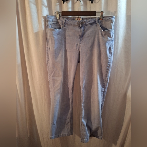 Light Blue Denim Jeans - Picture 1 of 8
